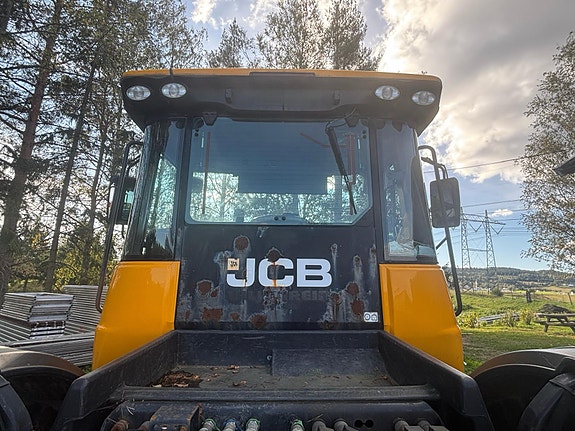 JCB Fastrack - lav timestand - 4x4 - brøyterigget - lametal skjær - tokvam snøfres - 4 doble uttak 11 of 30