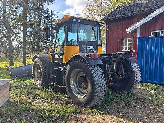 JCB Fastrack - lav timestand - 4x4 - brøyterigget - lametal skjær - tokvam snøfres - 4 doble uttak 3 of 30