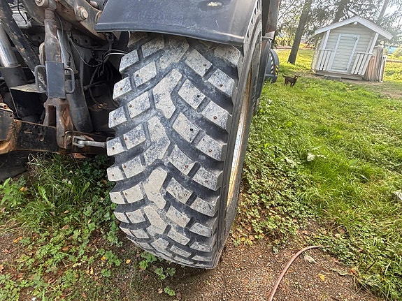 JCB Fastrack - lav timestand - 4x4 - brøyterigget - lametal skjær - tokvam snøfres - 4 doble uttak 29 of 30