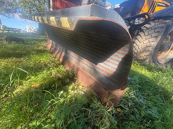 JCB Fastrack - lav timestand - 4x4 - brøyterigget - lametal skjær - tokvam snøfres - 4 doble uttak 20 of 30