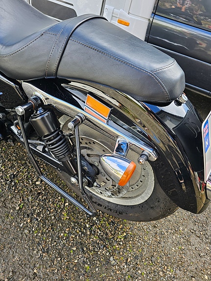Harley-Davidson XLC SPORTSTER 883 CUSTOM A2 7 of 17
