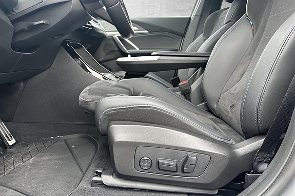 BMW iX2 26 of 30