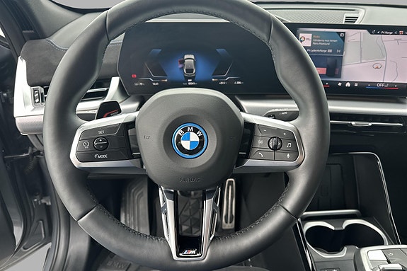 BMW iX2 12 of 30