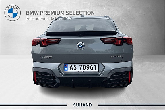 BMW iX2 4 of 30