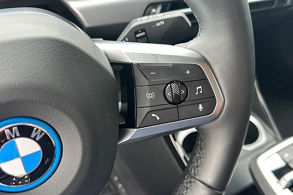 BMW iX2 28 of 30