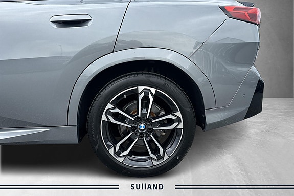 BMW iX2 22 of 30