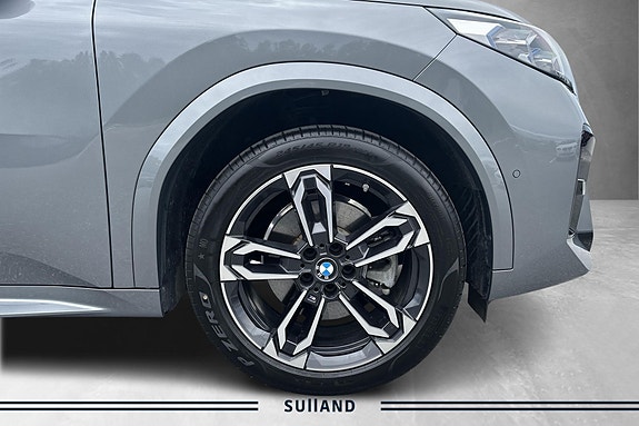 BMW iX2 24 of 30
