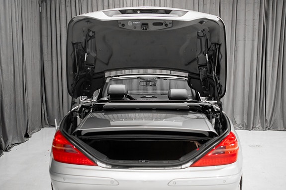 Mercedes-Benz SL500 30 of 30