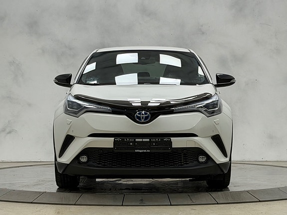 Toyota C-HR 3 of 5