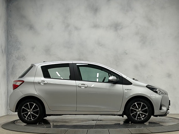 Toyota Yaris 5 of 5