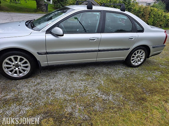 Volvo S80 4 of 5