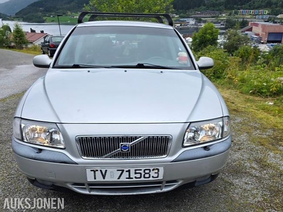 Volvo S80 2 of 5