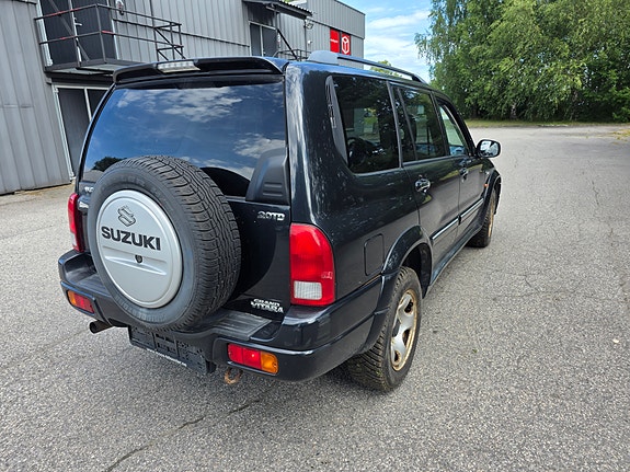 Suzuki XL7 6 of 15