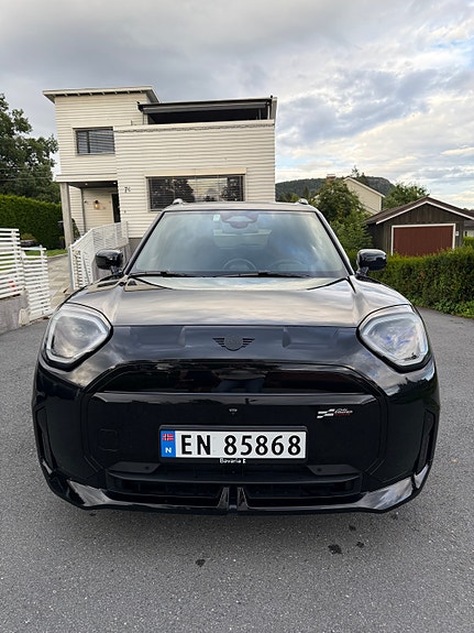MINI Aceman SE 2 of 5