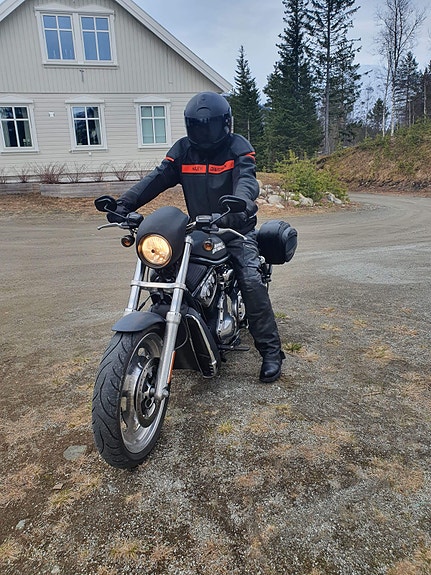 Harley-Davidson VRSCDX Night Rod Special 2 of 8