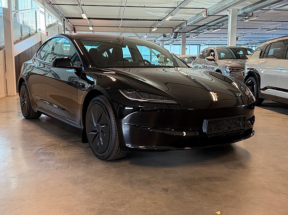 Tesla Model 3 2 of 5