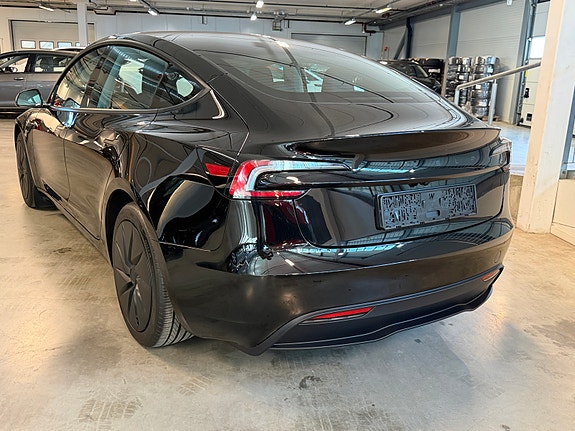 Tesla Model 3 5 of 5