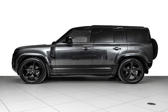 Land Rover Defender 110 3 of 5