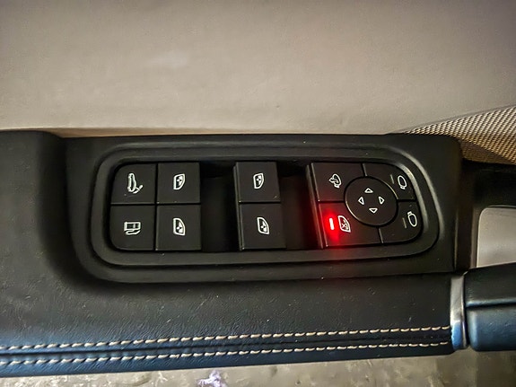 Porsche Cayenne 10 of 30