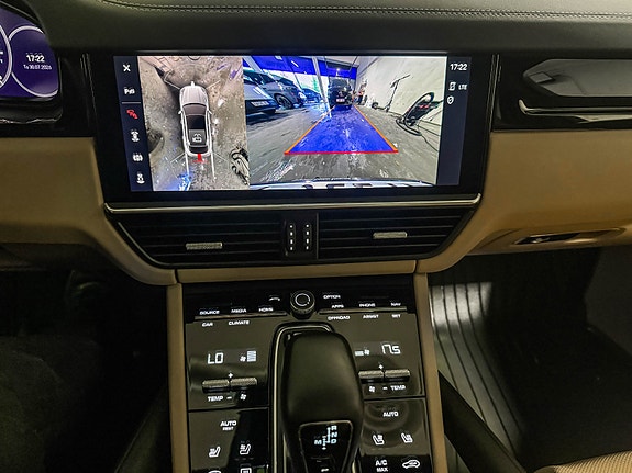 Porsche Cayenne 20 of 30