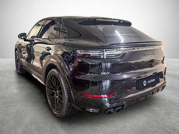 Porsche Cayenne 3 of 30