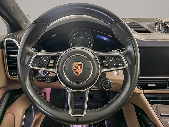Porsche Cayenne 15 of 30