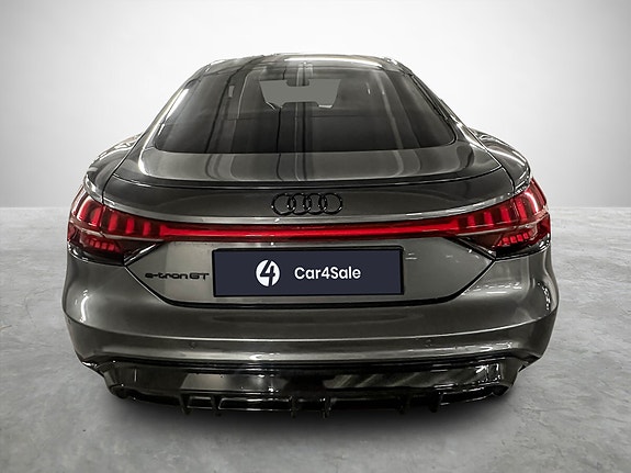 Audi e-tron GT 4 of 5