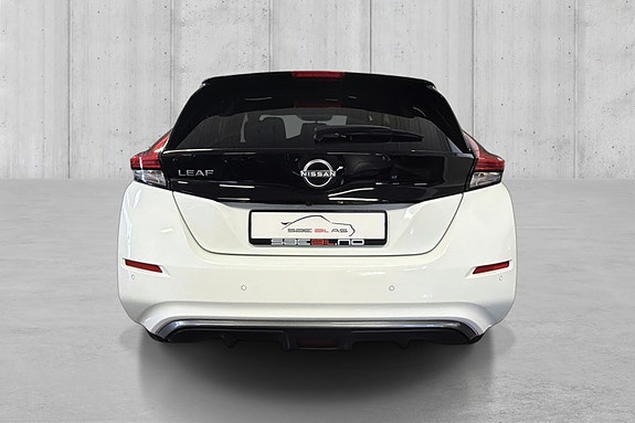 Nissan Leaf 6 of 21