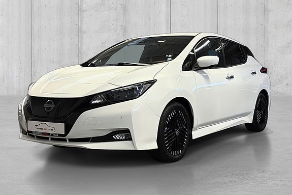 Nissan Leaf 3 of 21