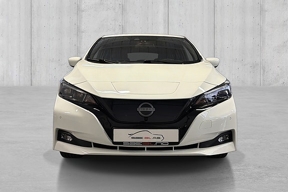 Nissan Leaf 2 of 21
