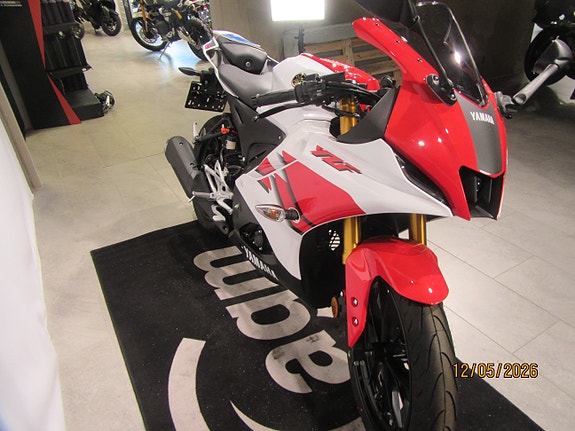 Yamaha YZF R125 - Ta kontakt for rask levering! 3 of 11