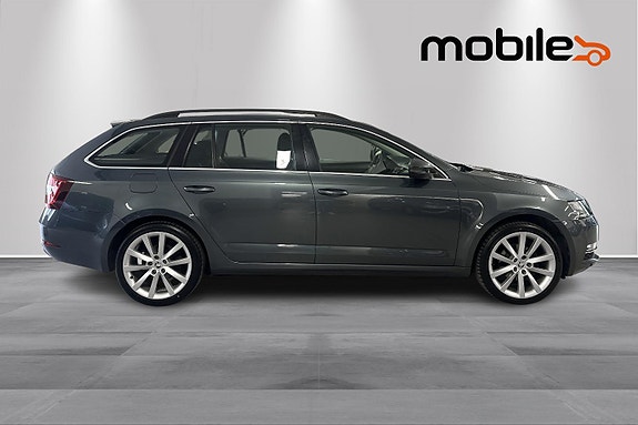 Skoda Octavia 2 of 5