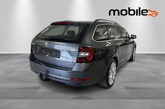 Skoda Octavia 3 of 5
