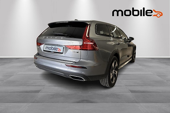Volvo V60 Cross Country 3 of 24