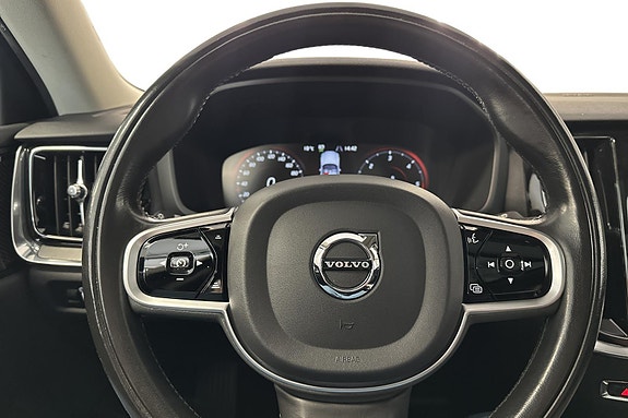 Volvo V60 Cross Country 9 of 24