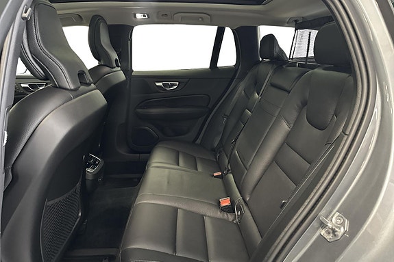 Volvo V60 Cross Country 7 of 24