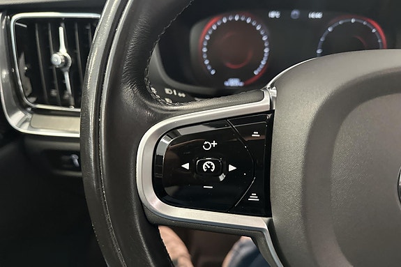 Volvo V60 Cross Country 16 of 24