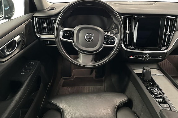 Volvo V60 Cross Country 6 of 24