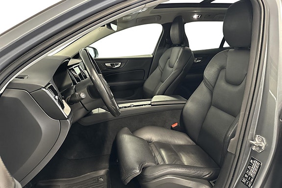 Volvo V60 Cross Country 8 of 24