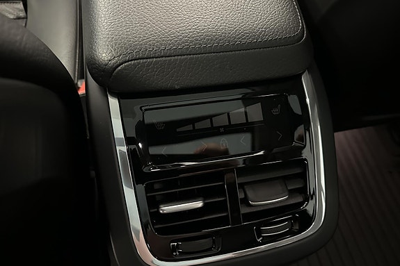 Volvo V60 Cross Country 22 of 24