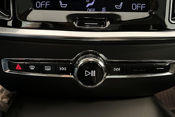 Volvo V60 Cross Country 15 of 24