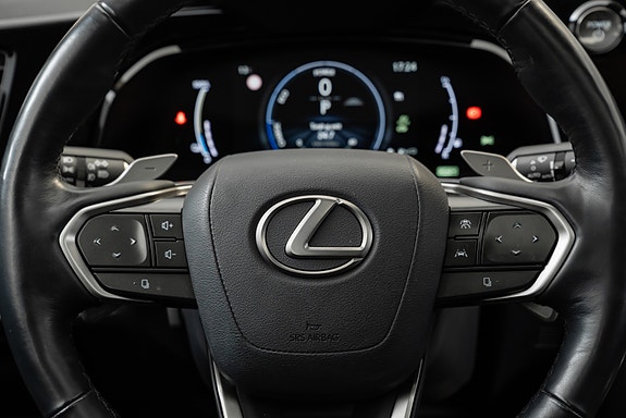 Lexus NX450h 26 of 30