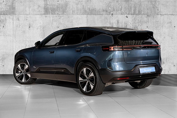 Polestar 3 2 of 5