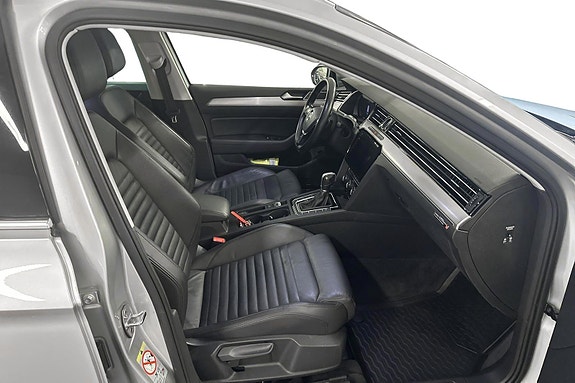 Volkswagen Passat Alltrack 23 of 24
