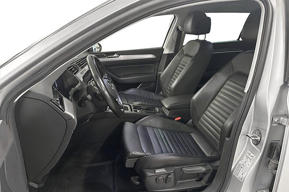 Volkswagen Passat Alltrack 8 of 24