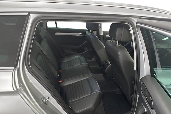Volkswagen Passat Alltrack 22 of 24