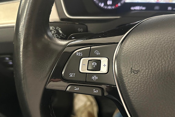Volkswagen Passat Alltrack 16 of 24
