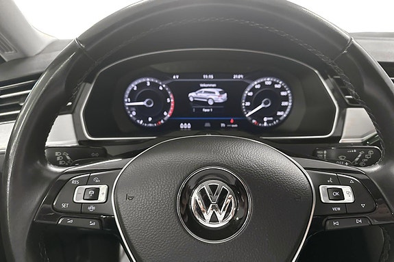 Volkswagen Passat Alltrack 9 of 24