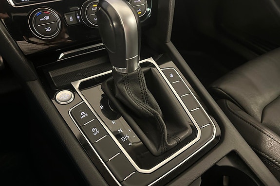 Volkswagen Passat Alltrack 14 of 24