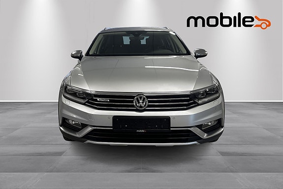 Volkswagen Passat Alltrack 18 of 24